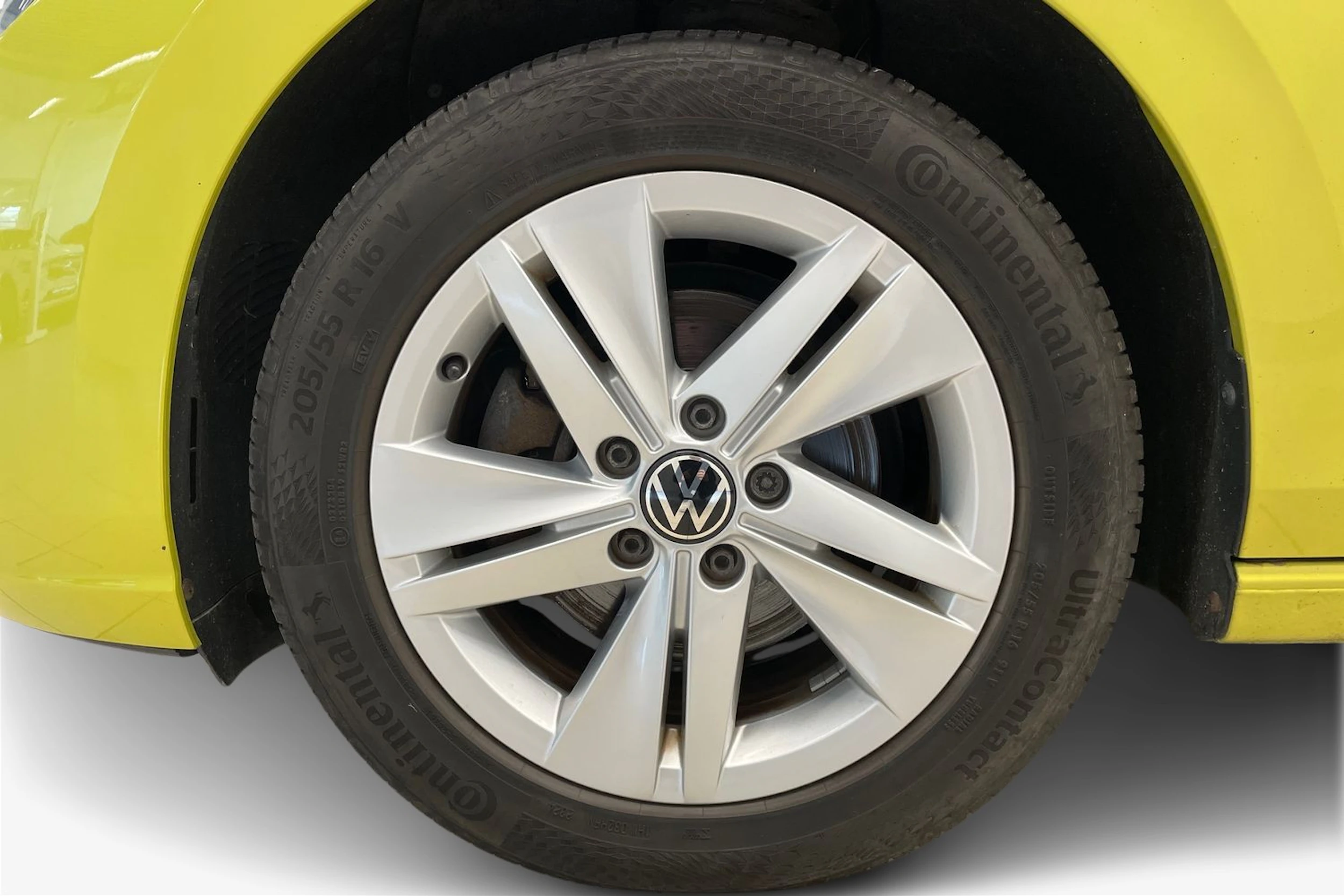 Keltainen Volkswagen GOLF 2020 kuva 9.