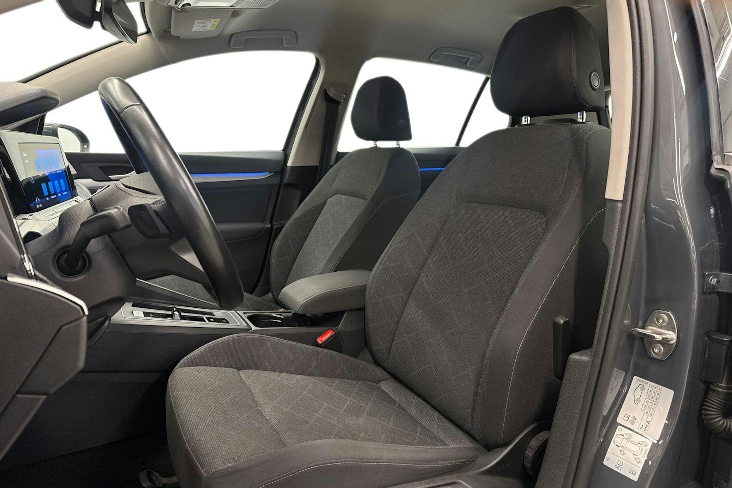 harmaa Volkswagen Golf 2020 kuva 11.