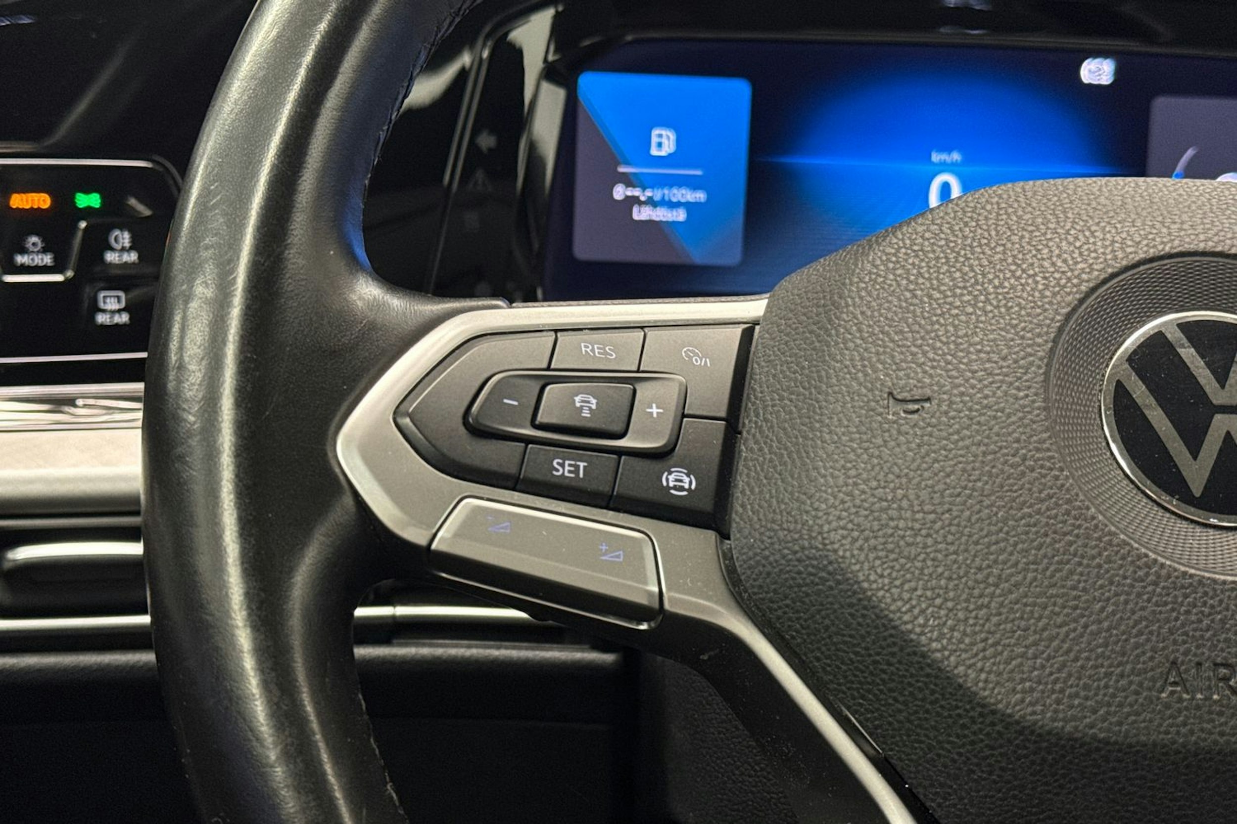 harmaa Volkswagen Golf 2020 kuva 15.