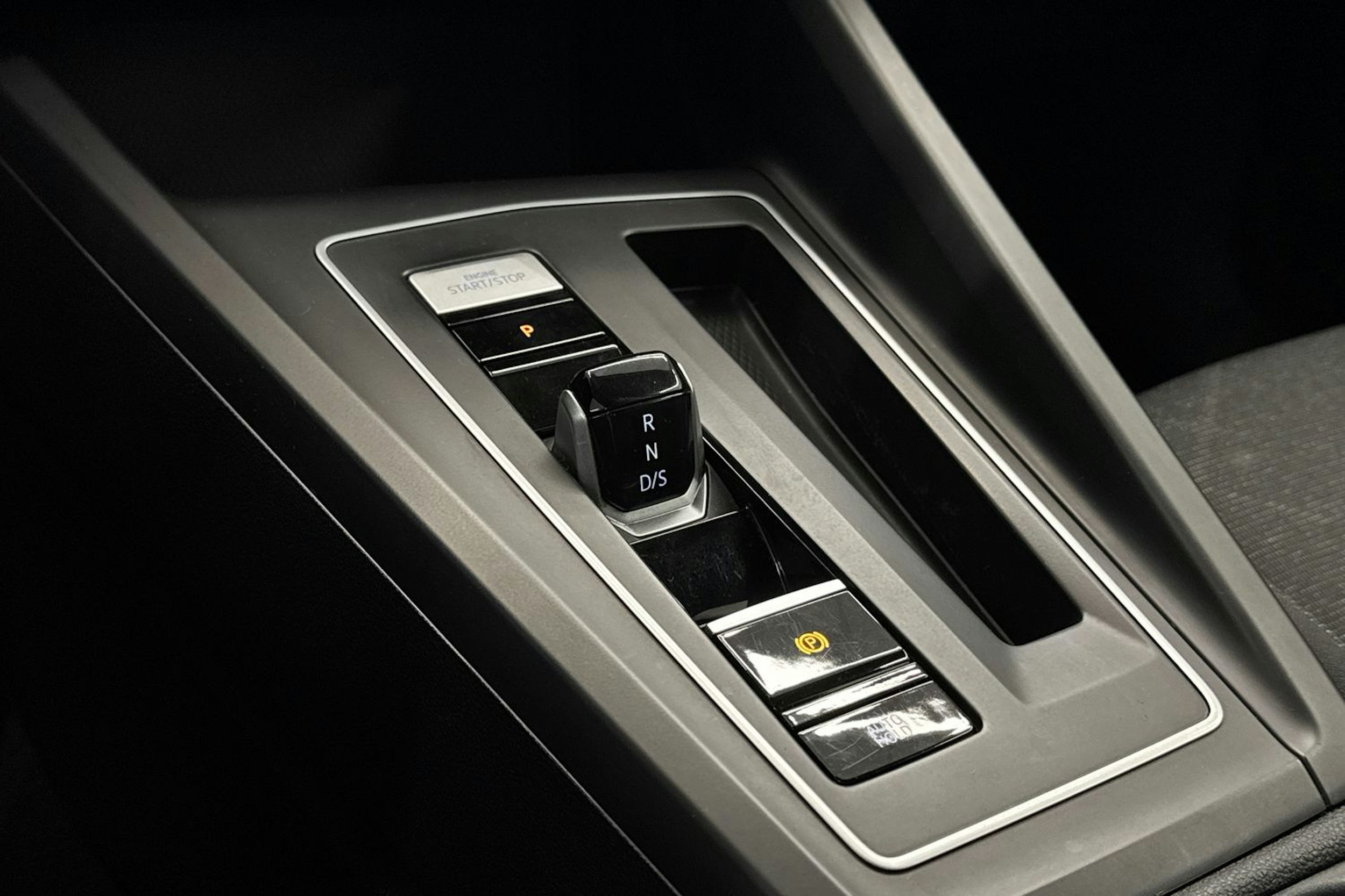 harmaa Volkswagen Golf 2020 kuva 19.