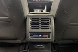 harmaa Volkswagen Golf 2020 kuva 36.