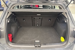 harmaa Volkswagen Golf 2020 kuva 37.