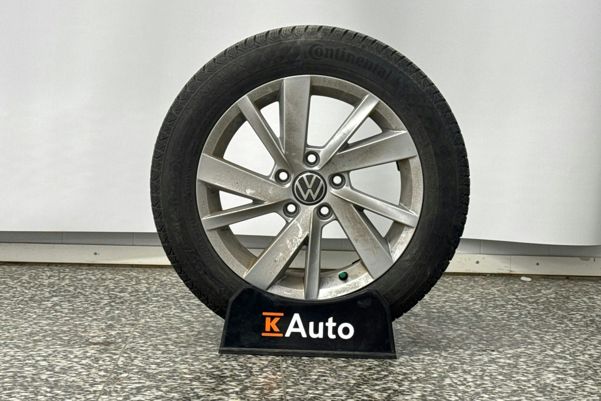 harmaa Volkswagen Golf 2020 kuva 40.