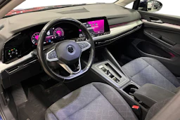 sininen Volkswagen Golf 2020 kuva 6.