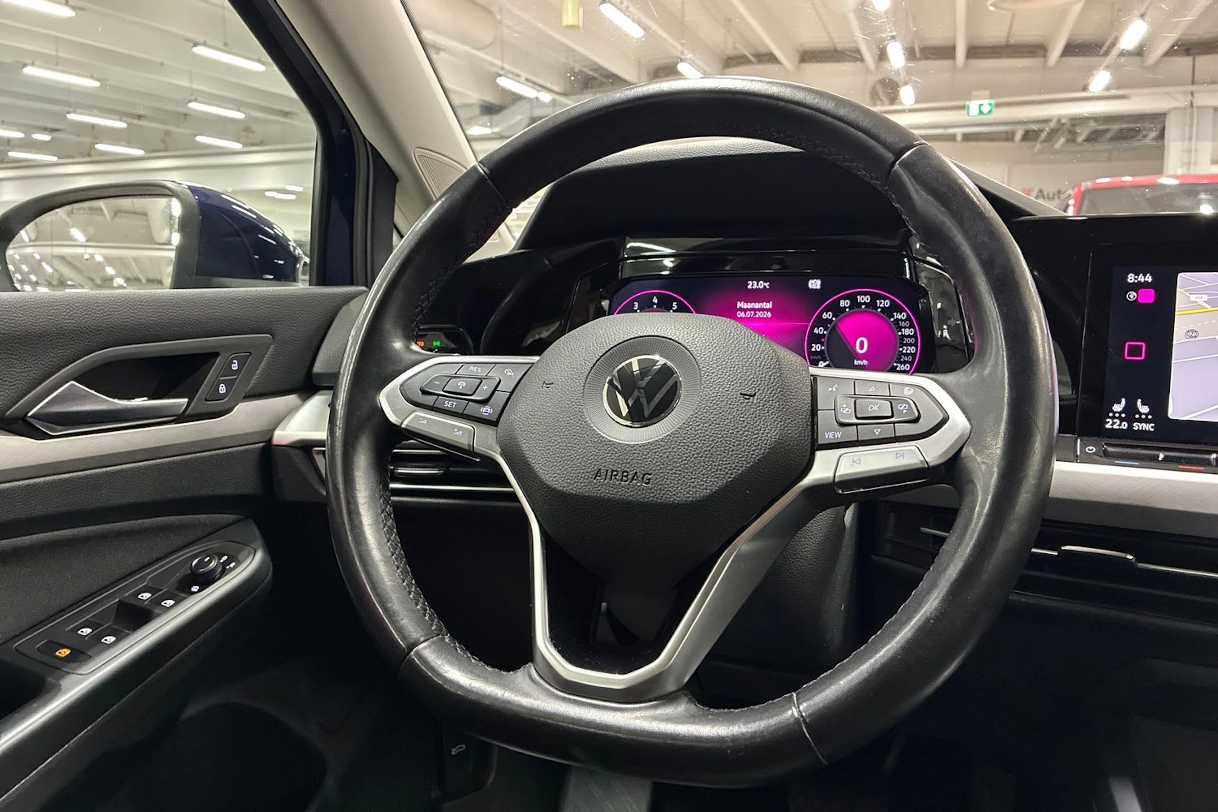 sininen Volkswagen Golf 2020 kuva 12.