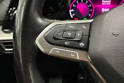 sininen Volkswagen Golf 2020 kuva 14.