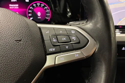 sininen Volkswagen Golf 2020 kuva 15.