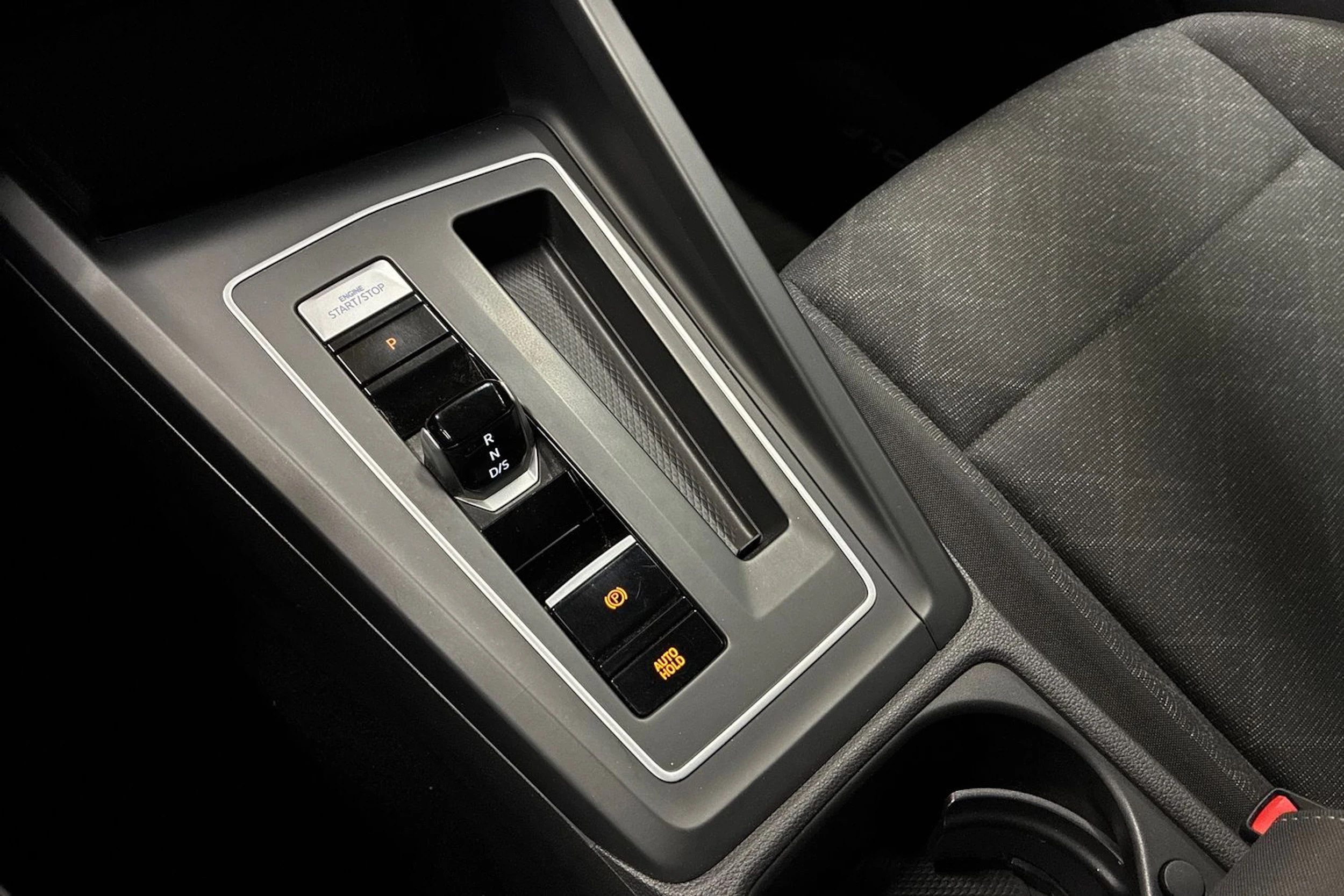 sininen Volkswagen Golf 2020 kuva 18.