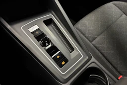 sininen Volkswagen Golf 2020 kuva 18.