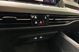 sininen Volkswagen Golf 2020 kuva 19.