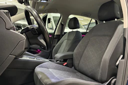 sininen Volkswagen Golf 2020 kuva 24.