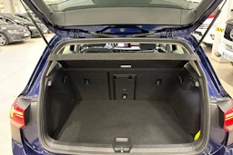 sininen Volkswagen Golf 2020 kuva 25.