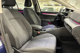 sininen Volkswagen Golf 2020 kuva 26.