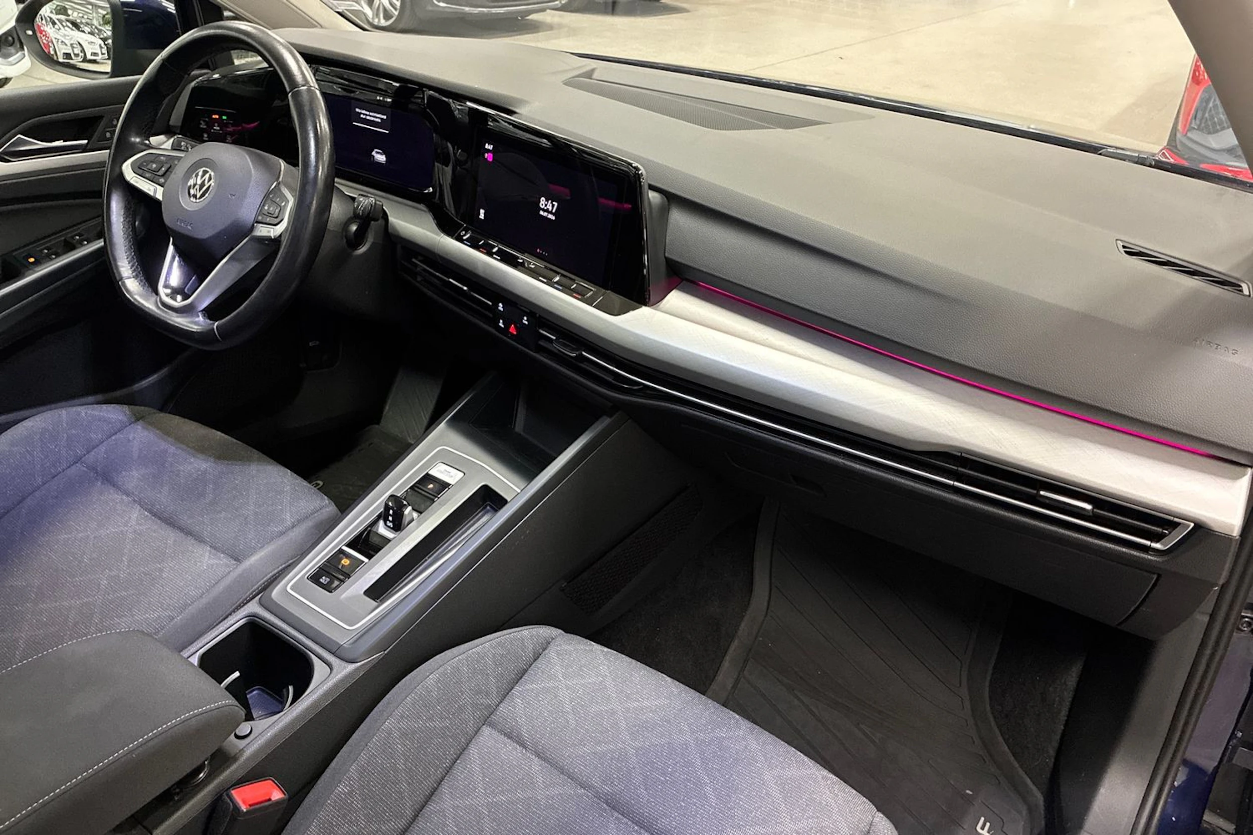 sininen Volkswagen Golf 2020 kuva 27.