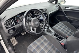 valkoinen Volkswagen Golf 2020 kuva 3.