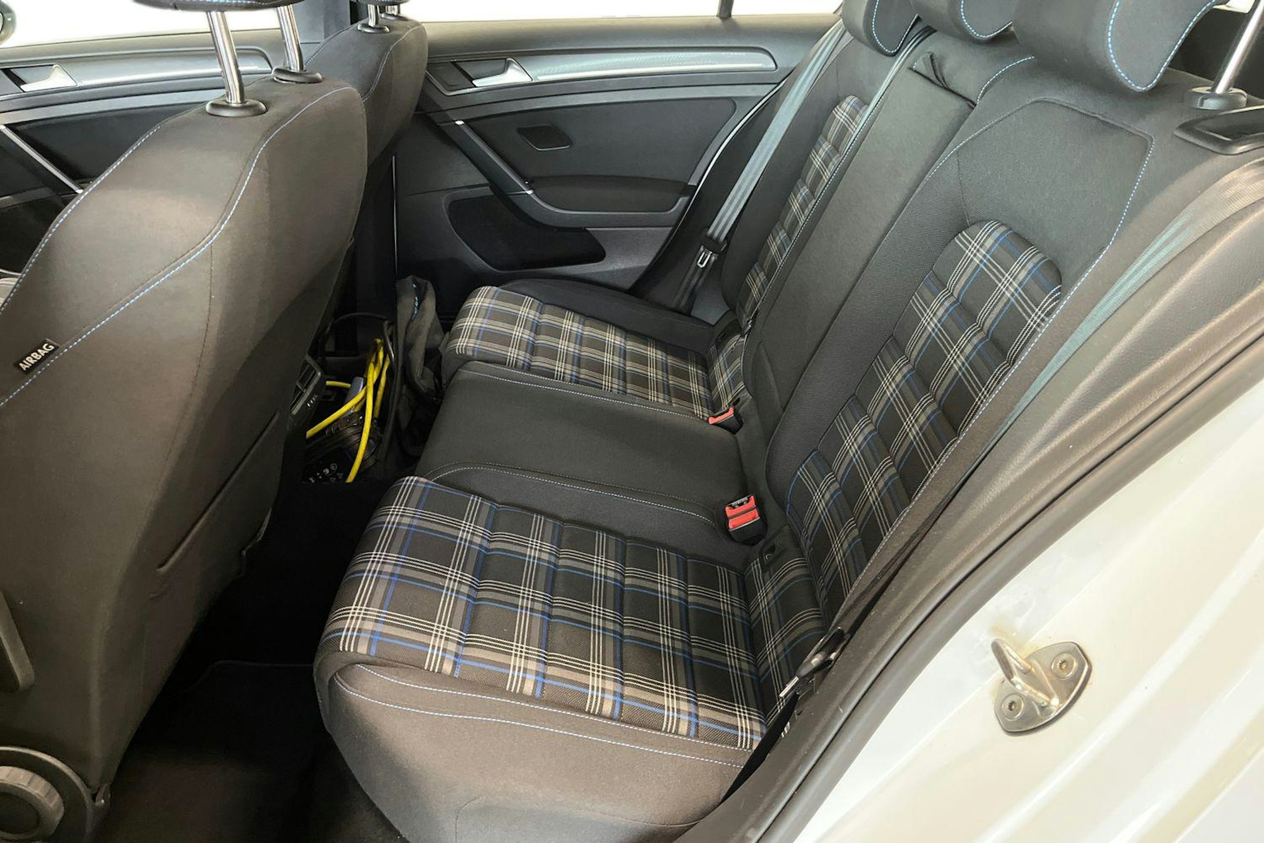 valkoinen Volkswagen Golf 2020 kuva 10.