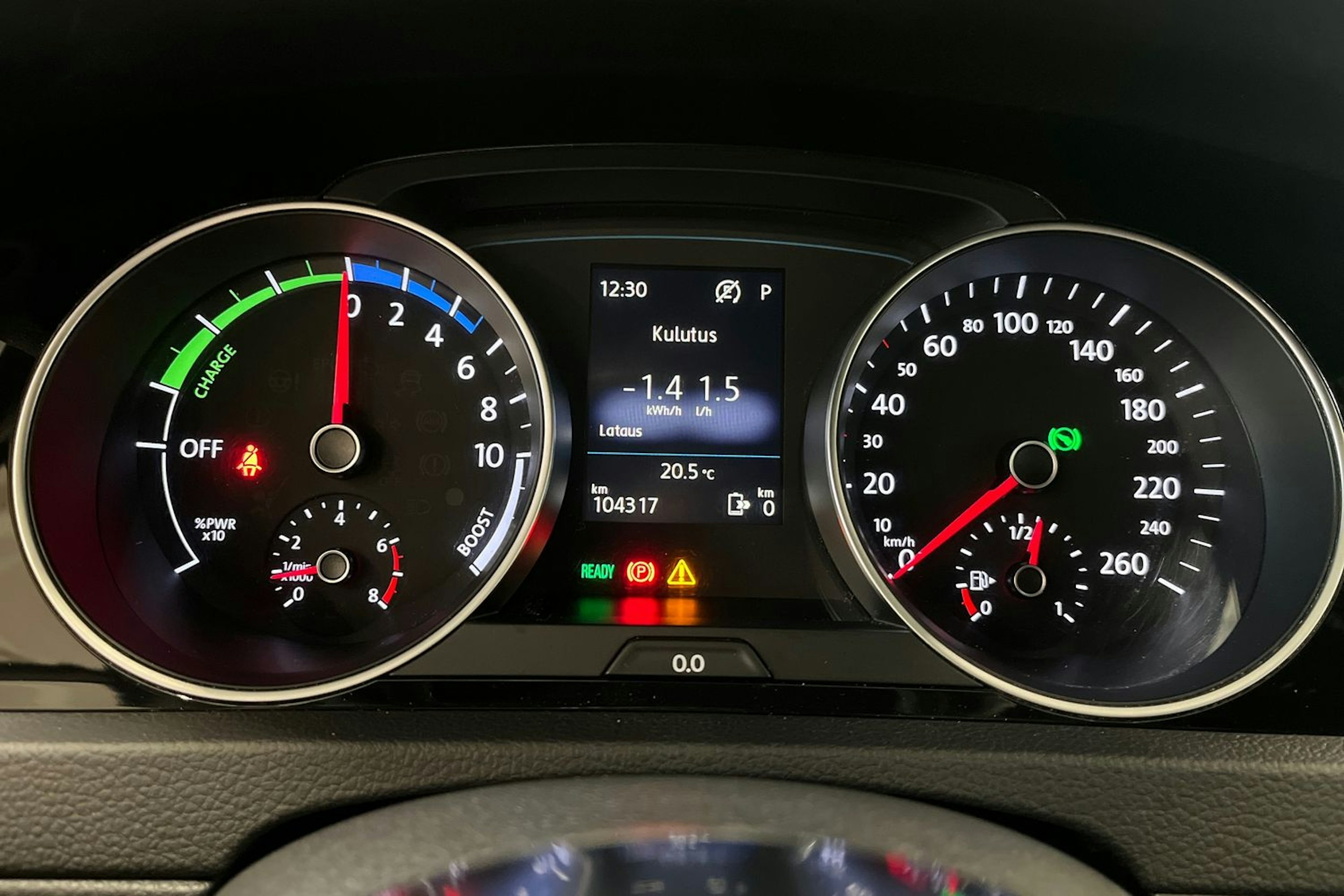 valkoinen Volkswagen Golf 2020 kuva 17.
