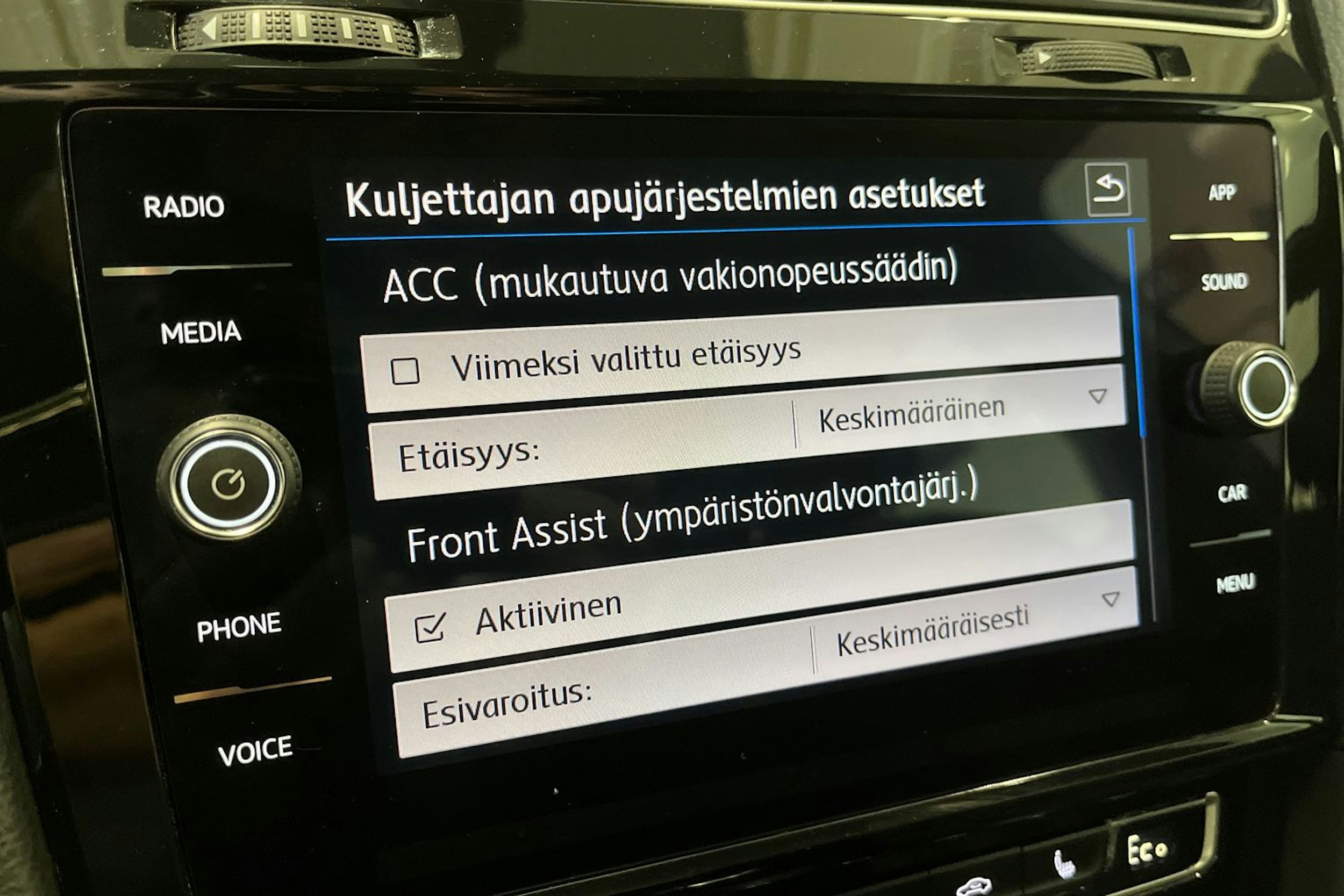 valkoinen Volkswagen Golf 2020 kuva 19.