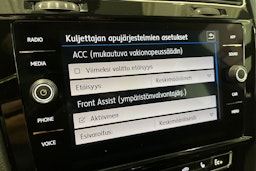 valkoinen Volkswagen Golf 2020 kuva 19.