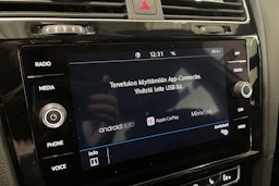 valkoinen Volkswagen Golf 2020 kuva 21.