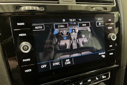 valkoinen Volkswagen Golf 2020 kuva 25.