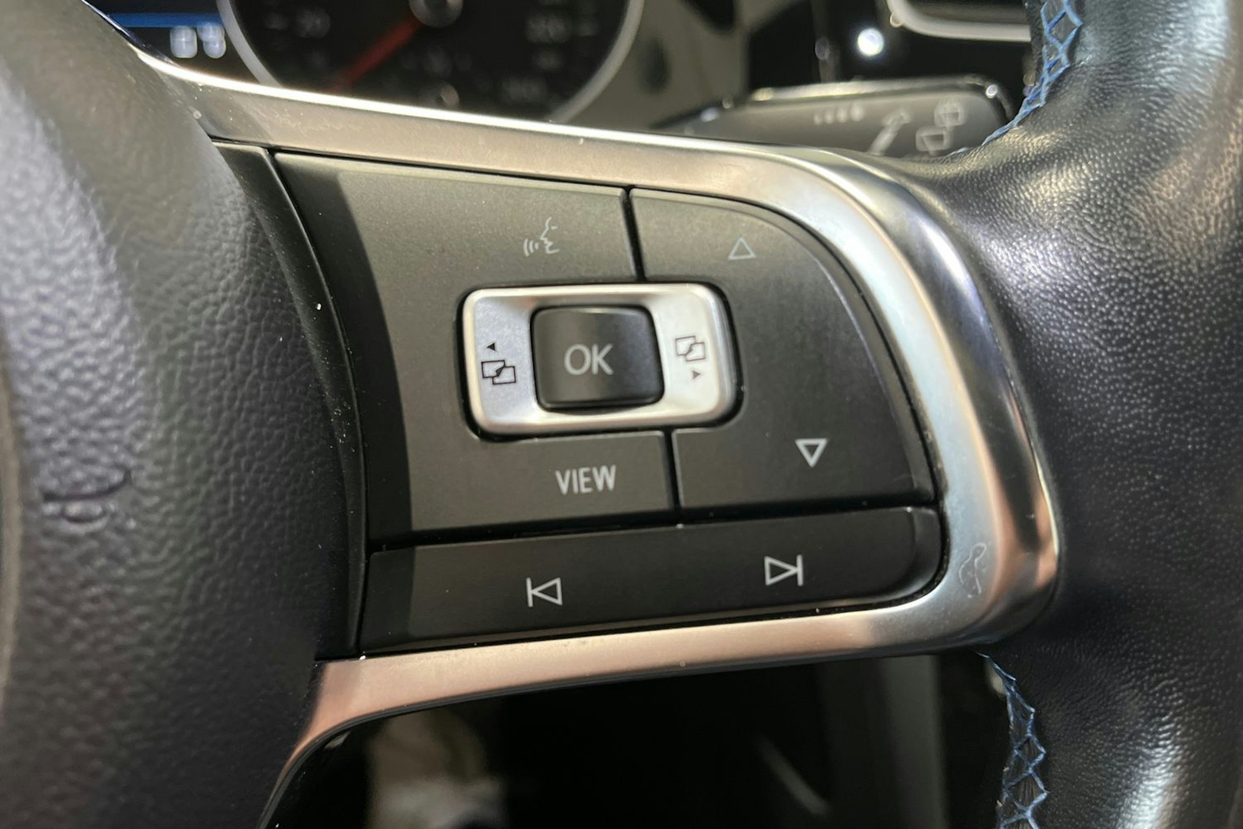 valkoinen Volkswagen Golf 2020 kuva 30.