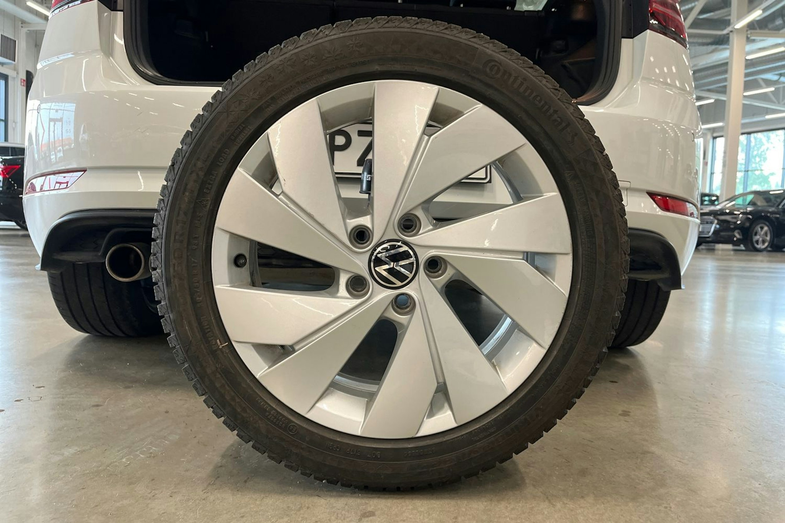 valkoinen Volkswagen Golf 2020 kuva 33.
