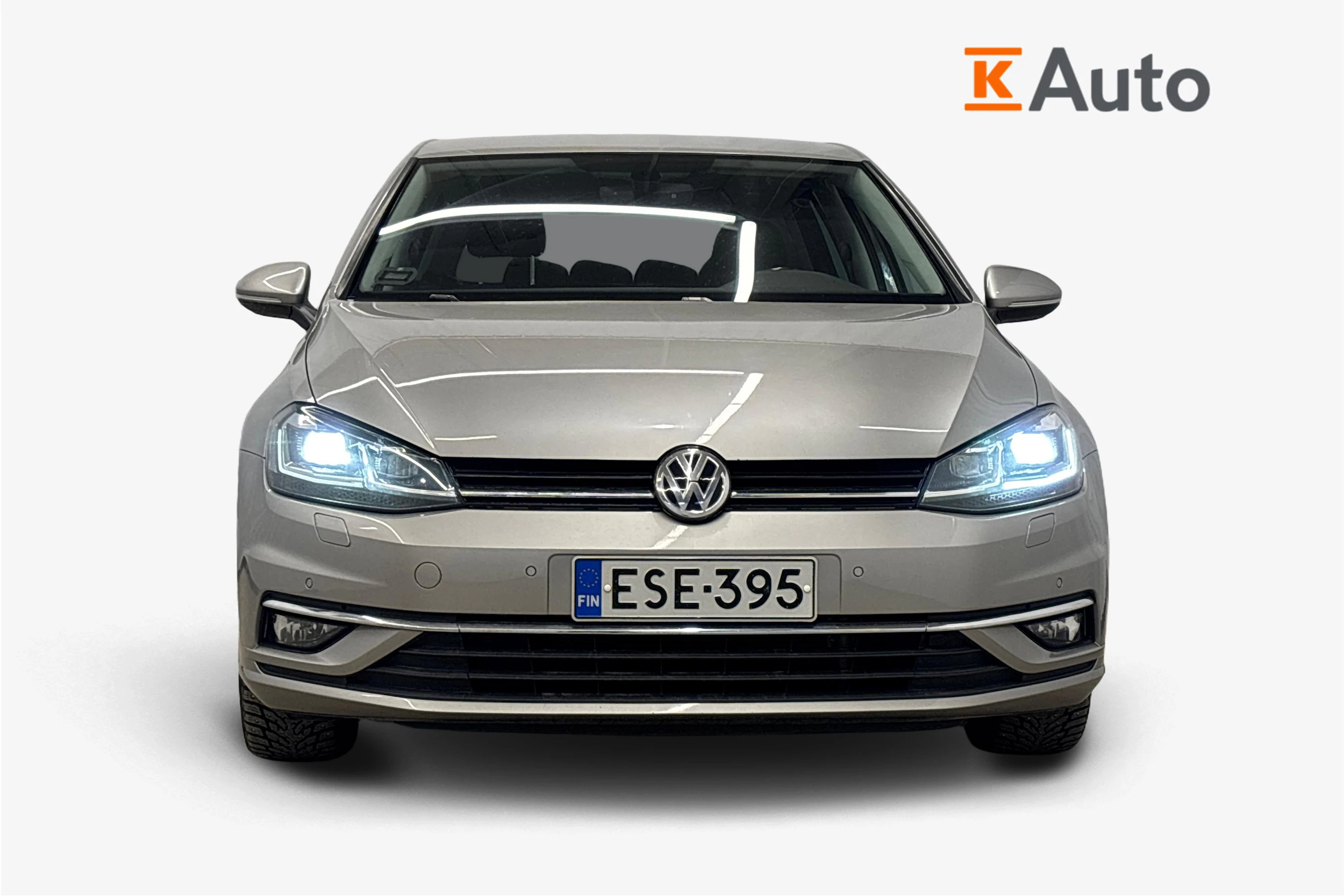 harmaa Volkswagen Golf 2020 kuva 4.