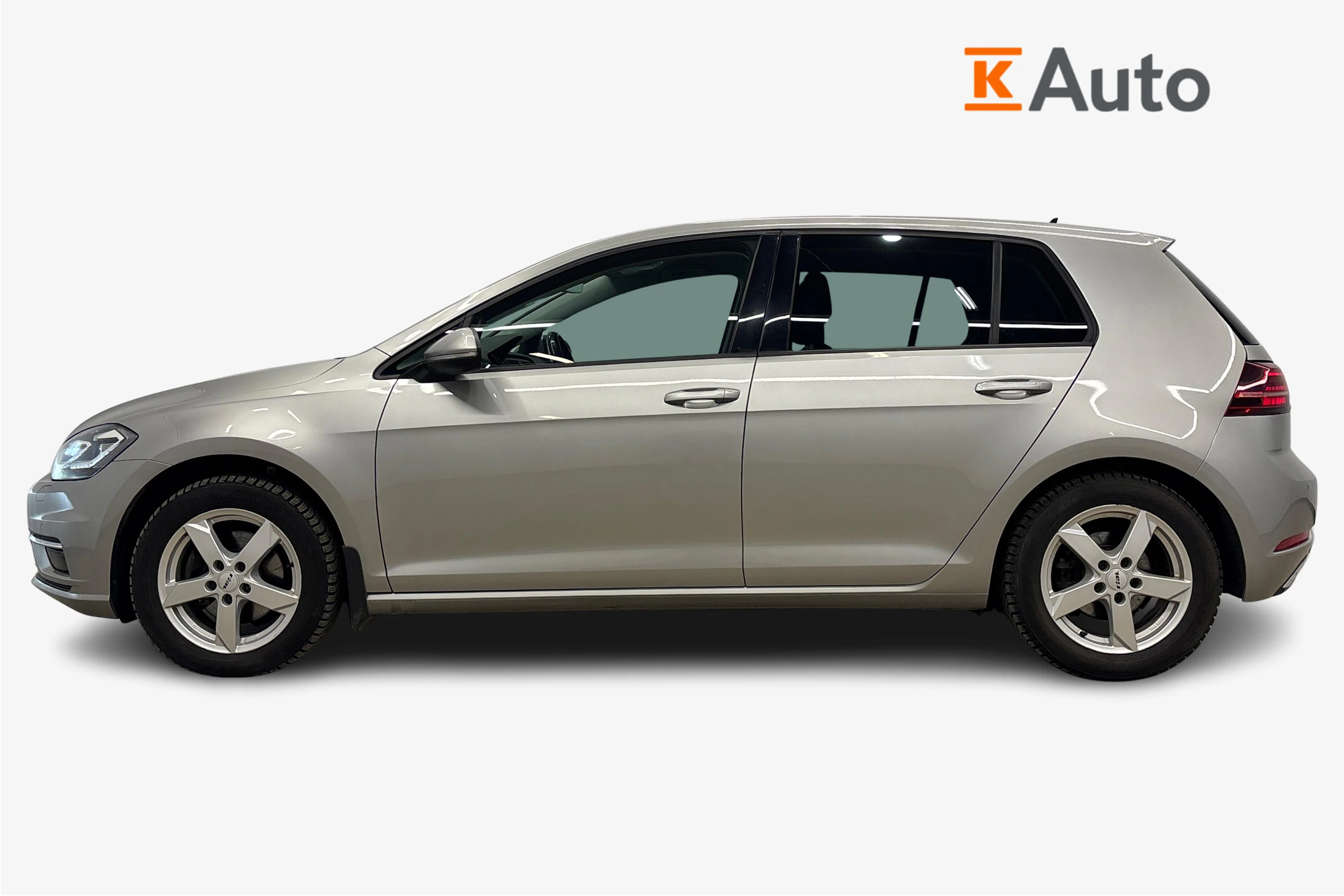 harmaa Volkswagen Golf 2020 kuva 5.