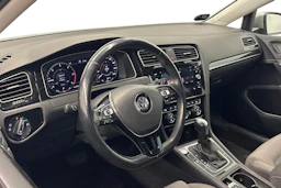 harmaa Volkswagen Golf 2020 kuva 6.