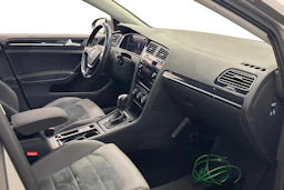 harmaa Volkswagen Golf 2020 kuva 8.
