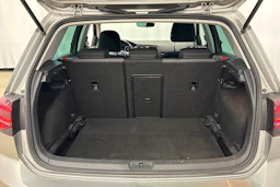 harmaa Volkswagen Golf 2020 kuva 11.