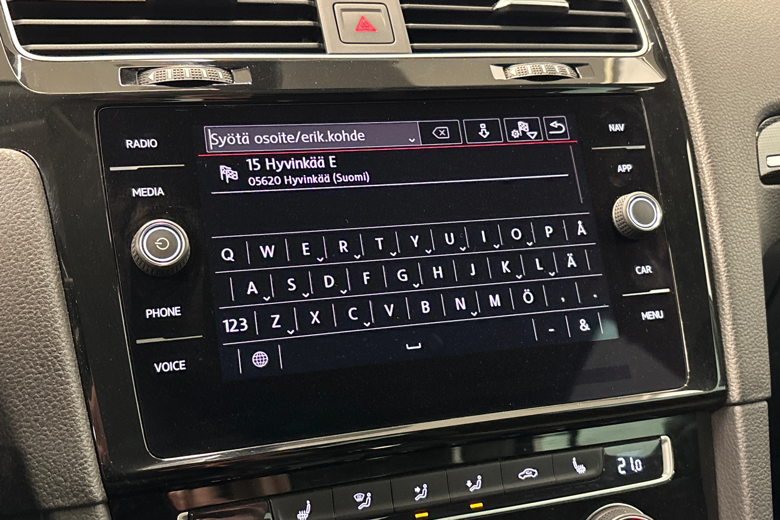 harmaa Volkswagen Golf 2020 kuva 18.