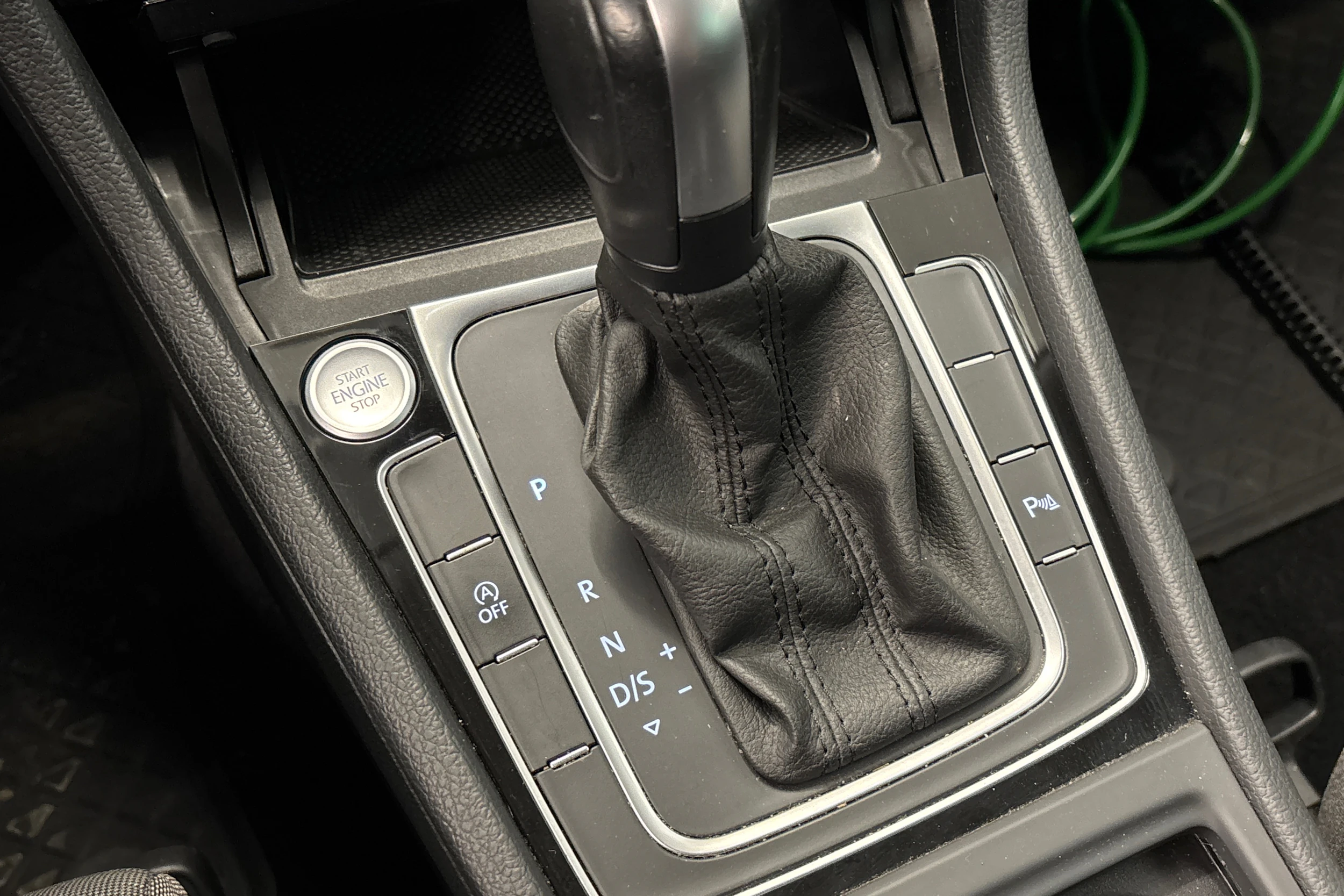 harmaa Volkswagen Golf 2020 kuva 23.
