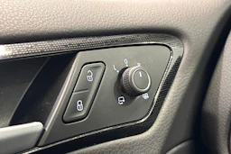 harmaa Volkswagen Golf 2020 kuva 26.