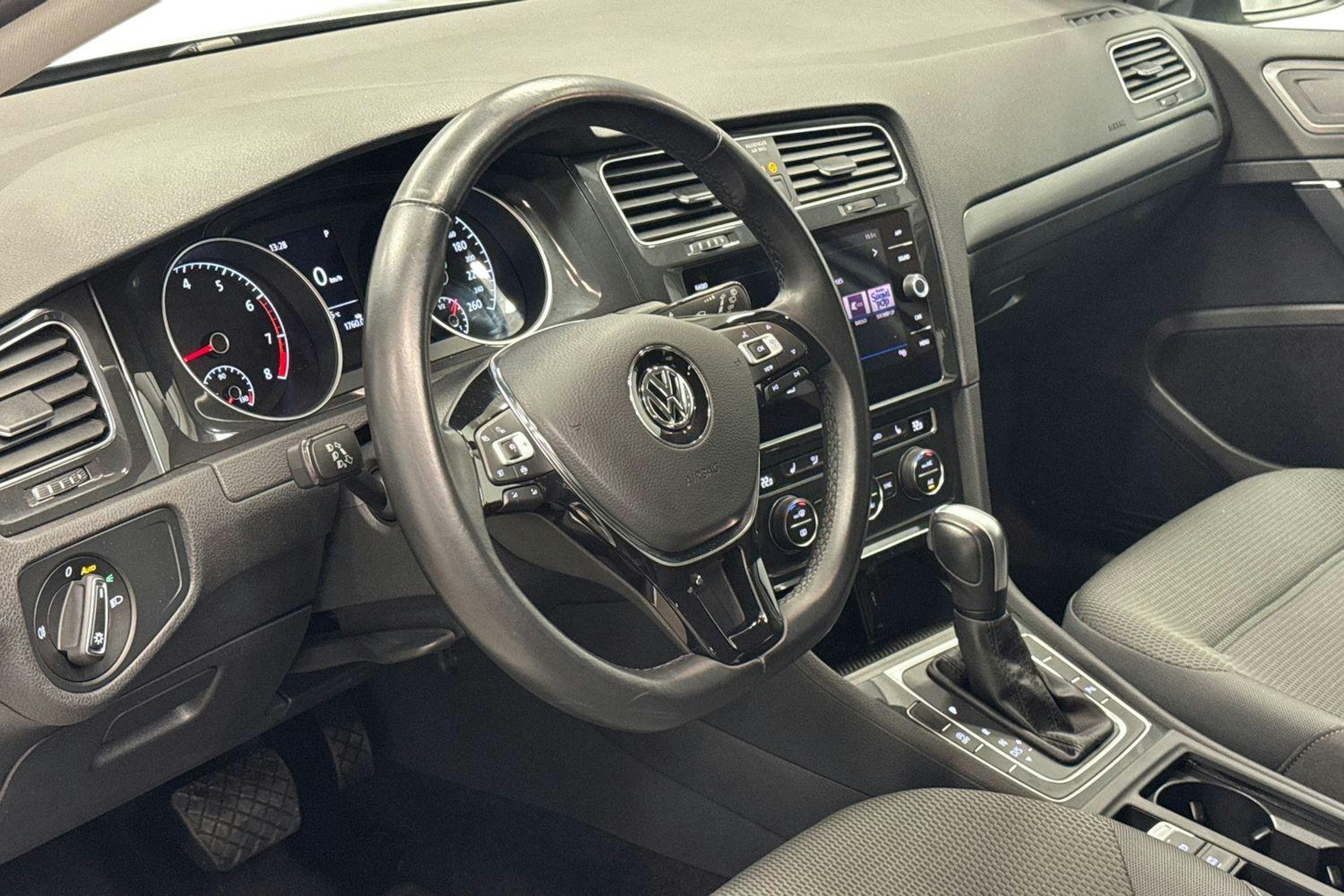 hopea Volkswagen Golf 2020 kuva 7.