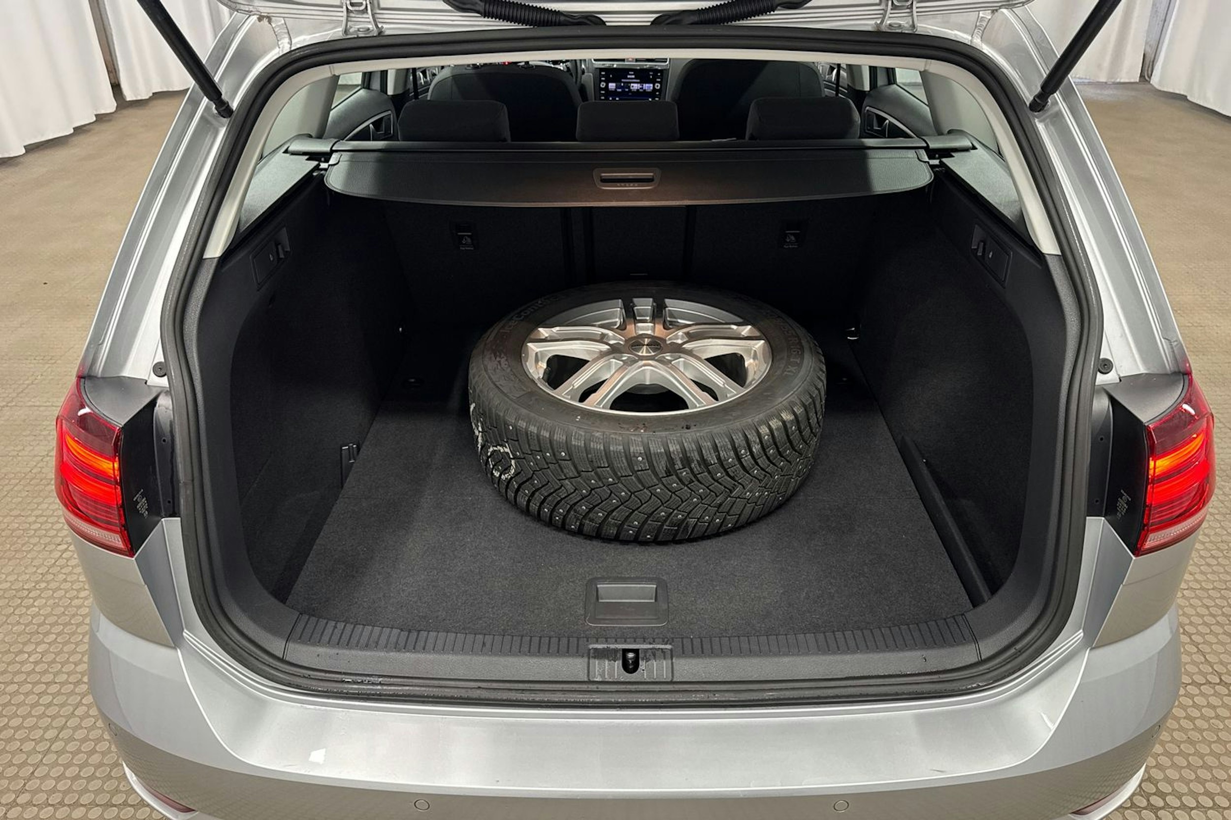 hopea Volkswagen Golf 2020 kuva 16.