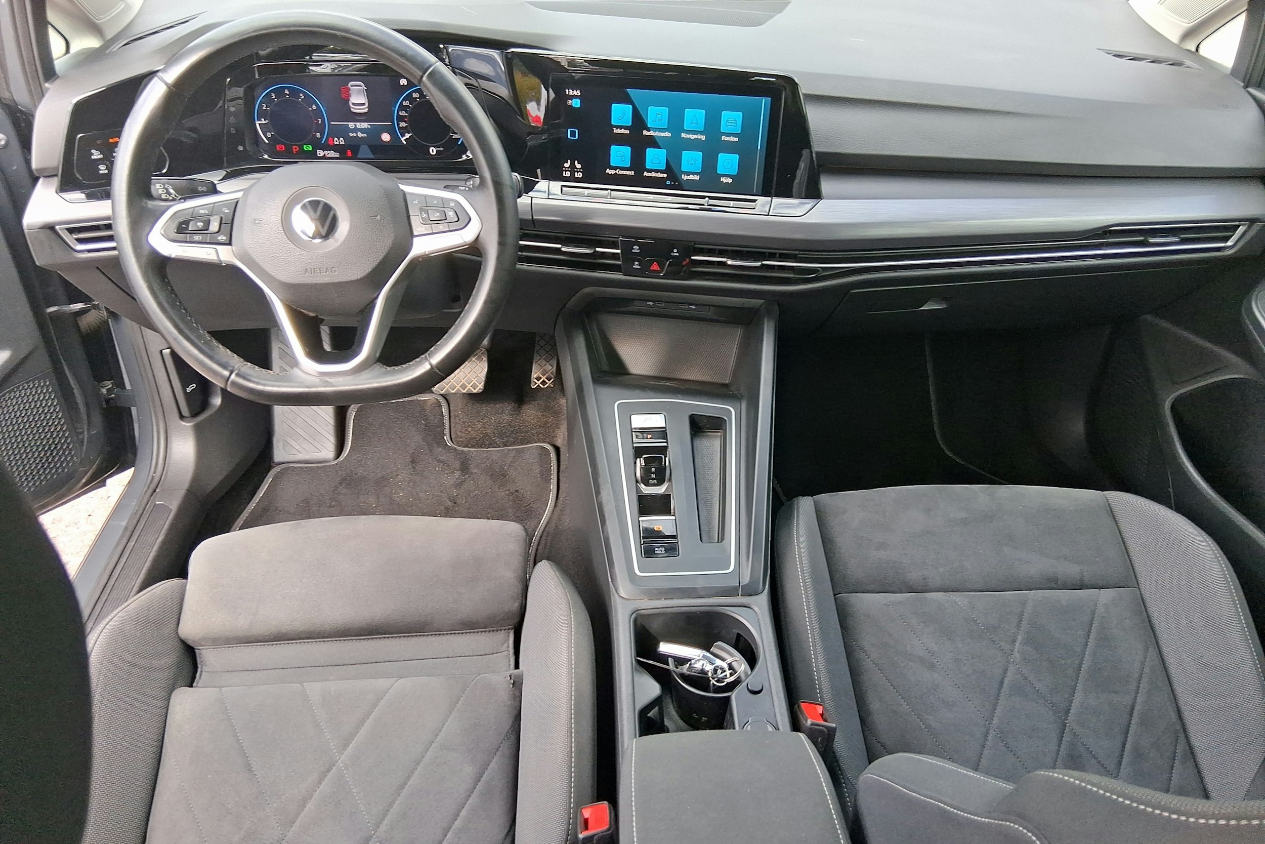 harmaa Volkswagen Golf 2020 kuva 7.