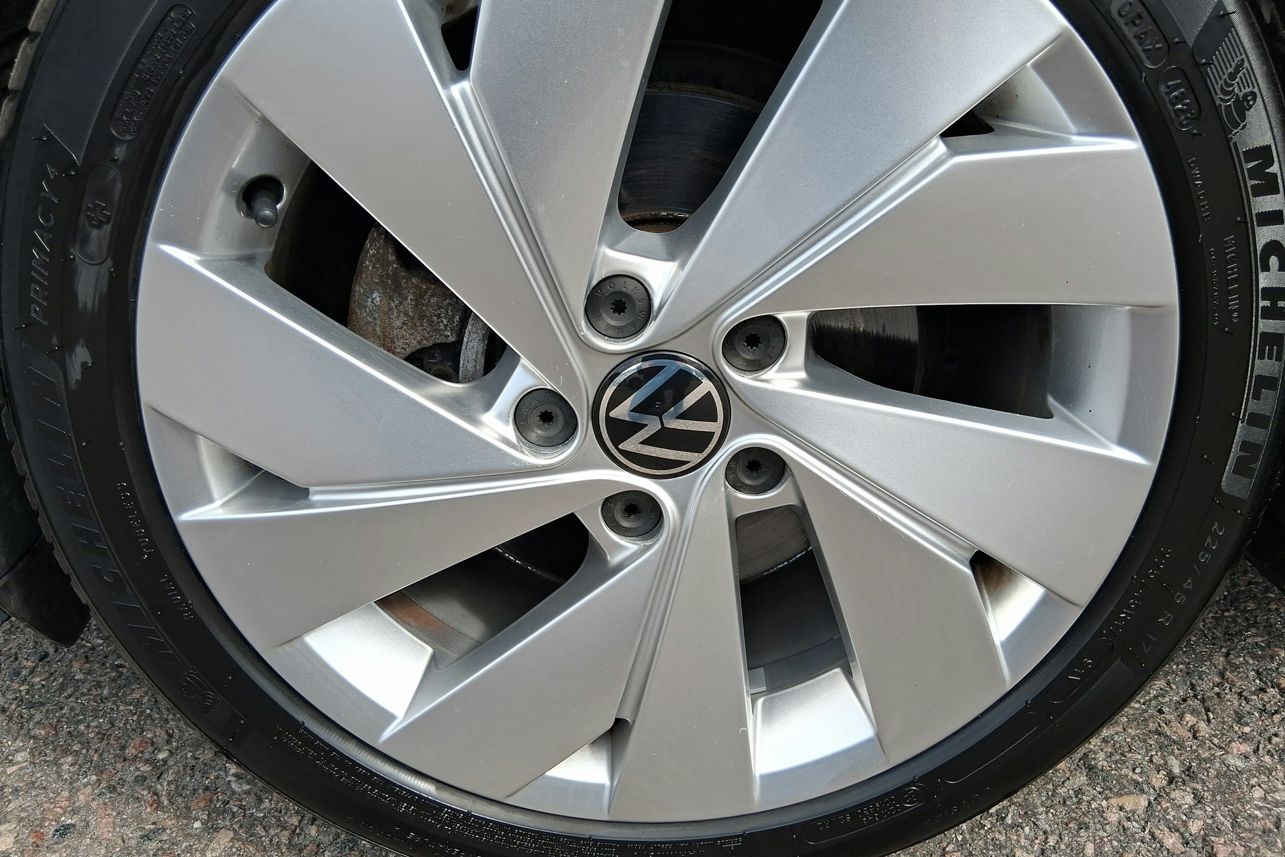 harmaa Volkswagen Golf 2020 kuva 9.