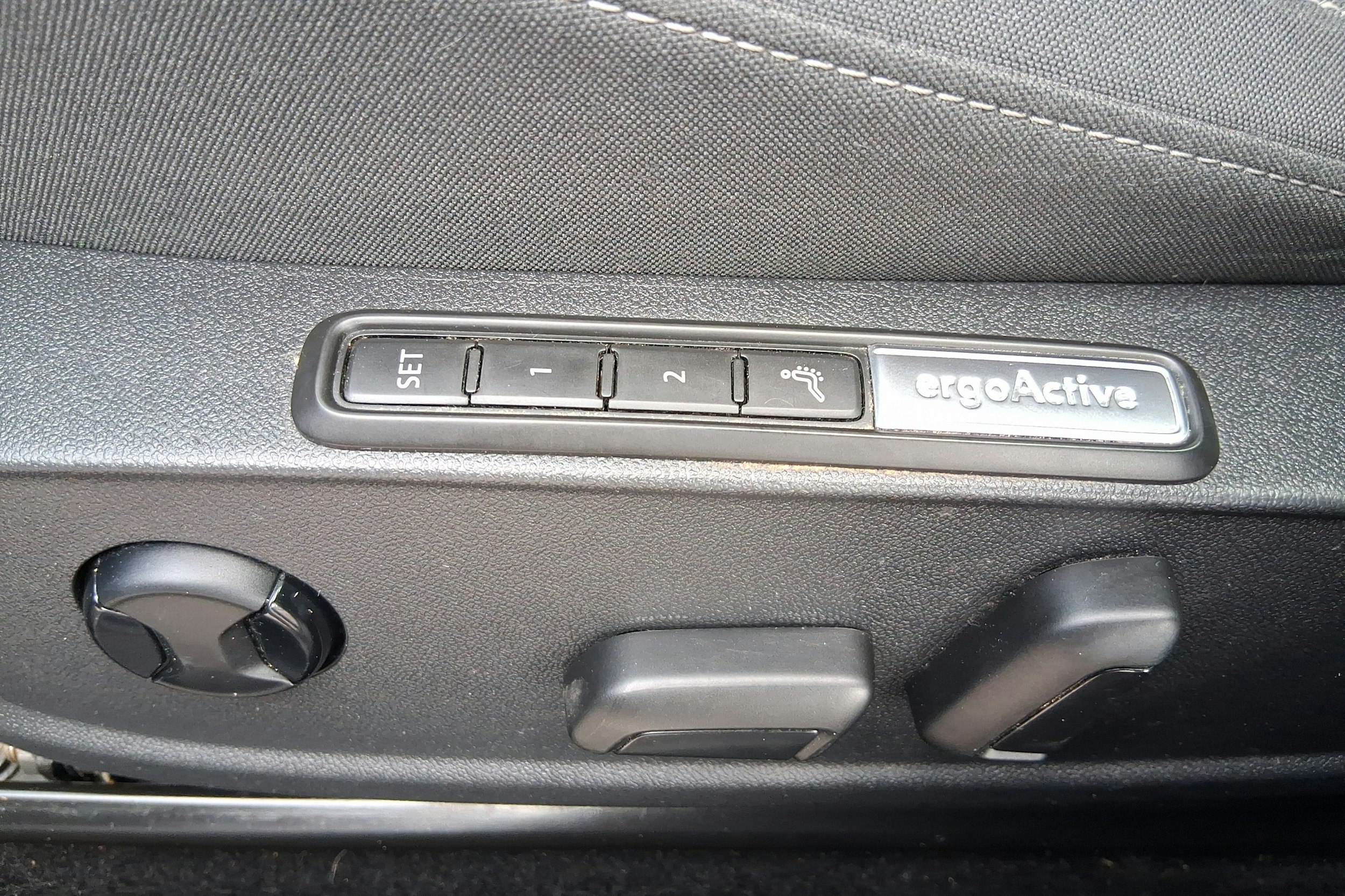 harmaa Volkswagen Golf 2020 kuva 14.