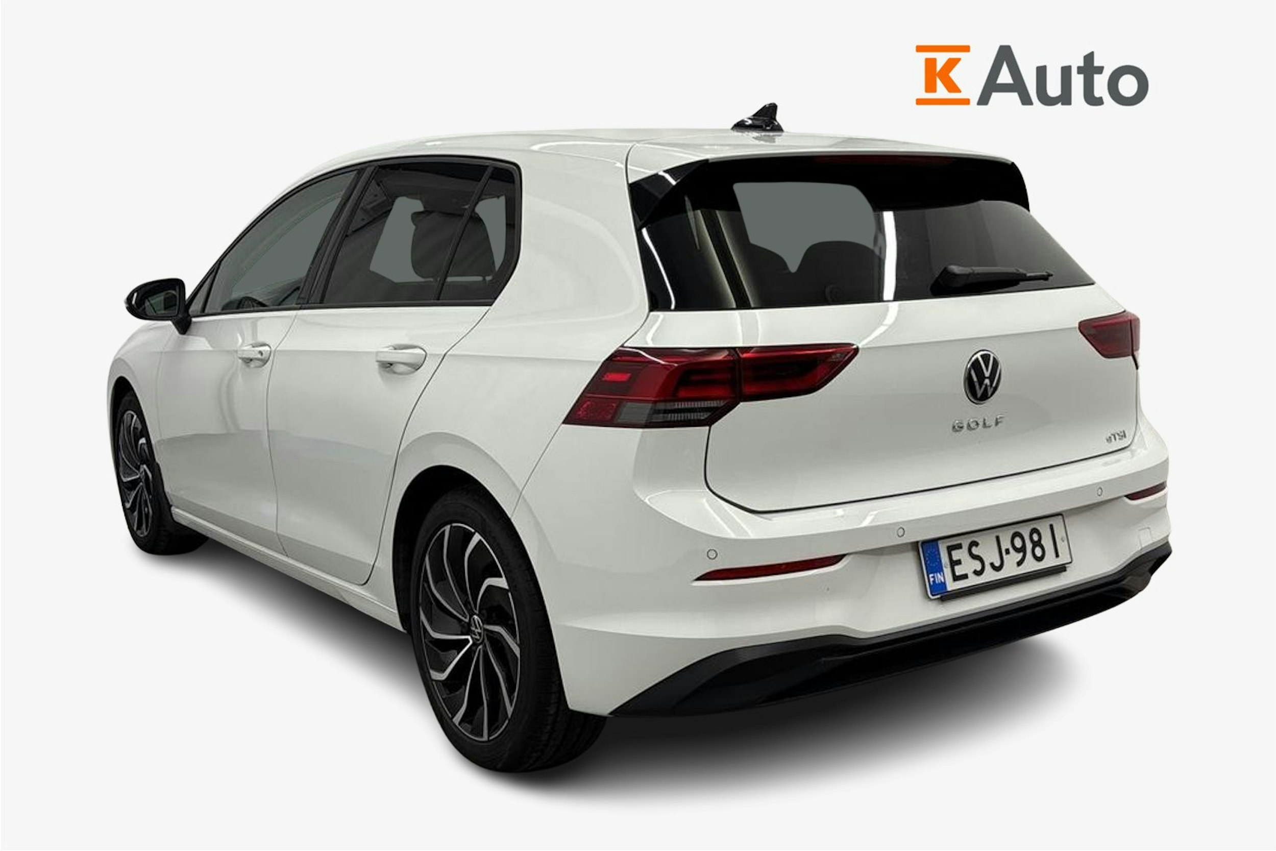 valkoinen Volkswagen Golf 2020 kuva 2.