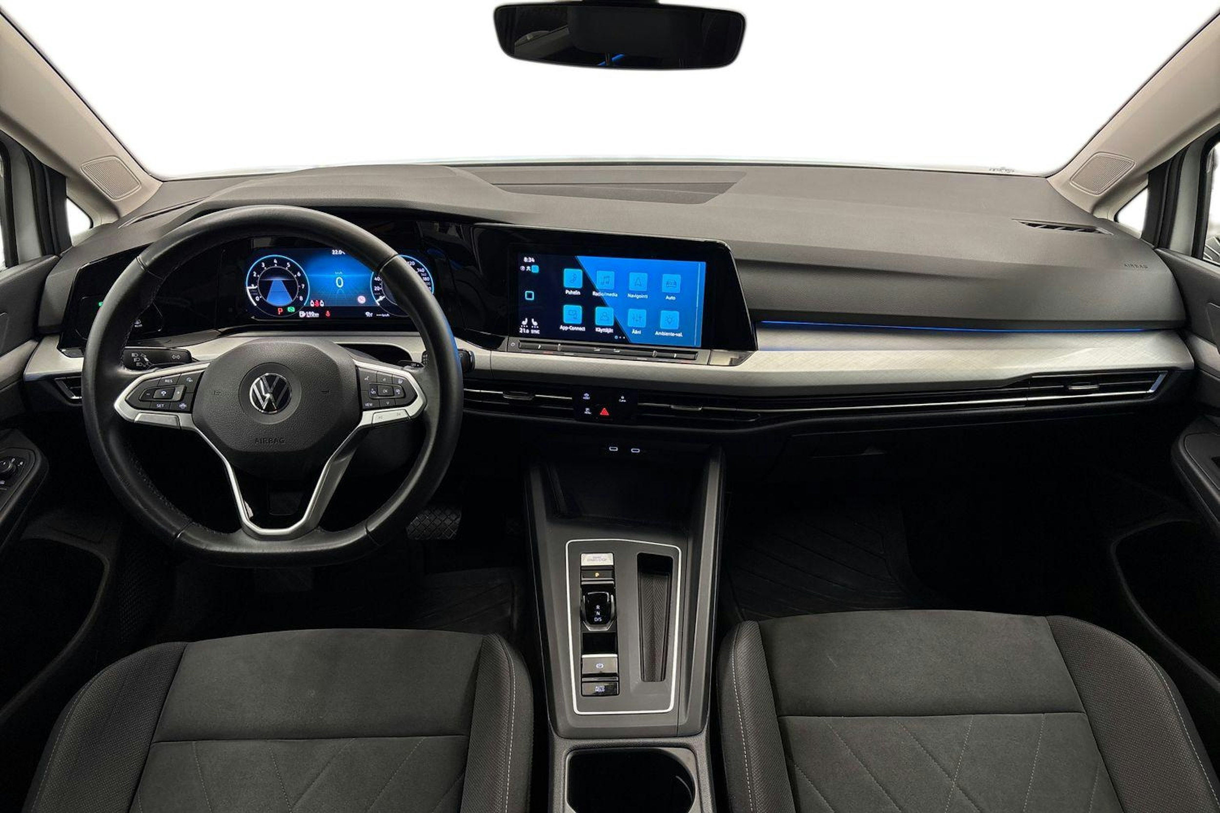 valkoinen Volkswagen Golf 2020 kuva 9.