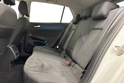 valkoinen Volkswagen Golf 2020 kuva 10.