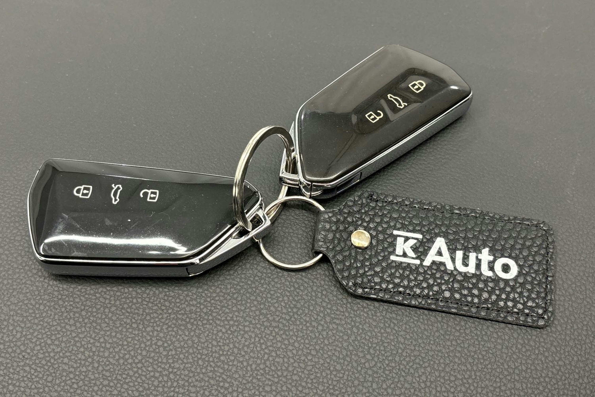 valkoinen Volkswagen Golf 2020 kuva 26.