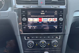 valkoinen Volkswagen Golf 2020 kuva 7.