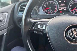 valkoinen Volkswagen Golf 2020 kuva 9.
