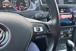valkoinen Volkswagen Golf 2020 kuva 10.