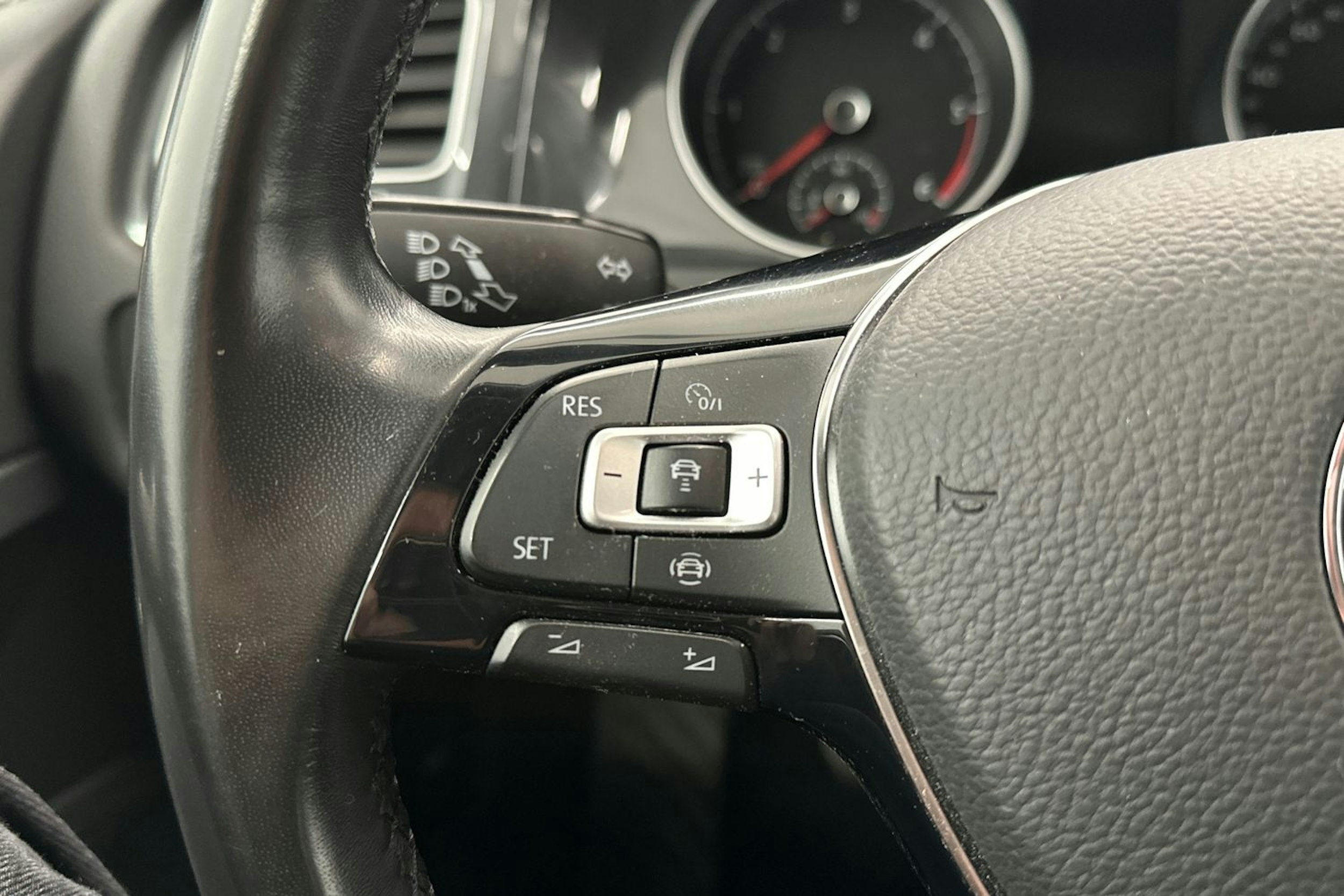 Harmaa Volkswagen GOLF 2020 kuva 16.