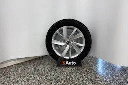 valkoinen Volkswagen Golf 2020 kuva 10.