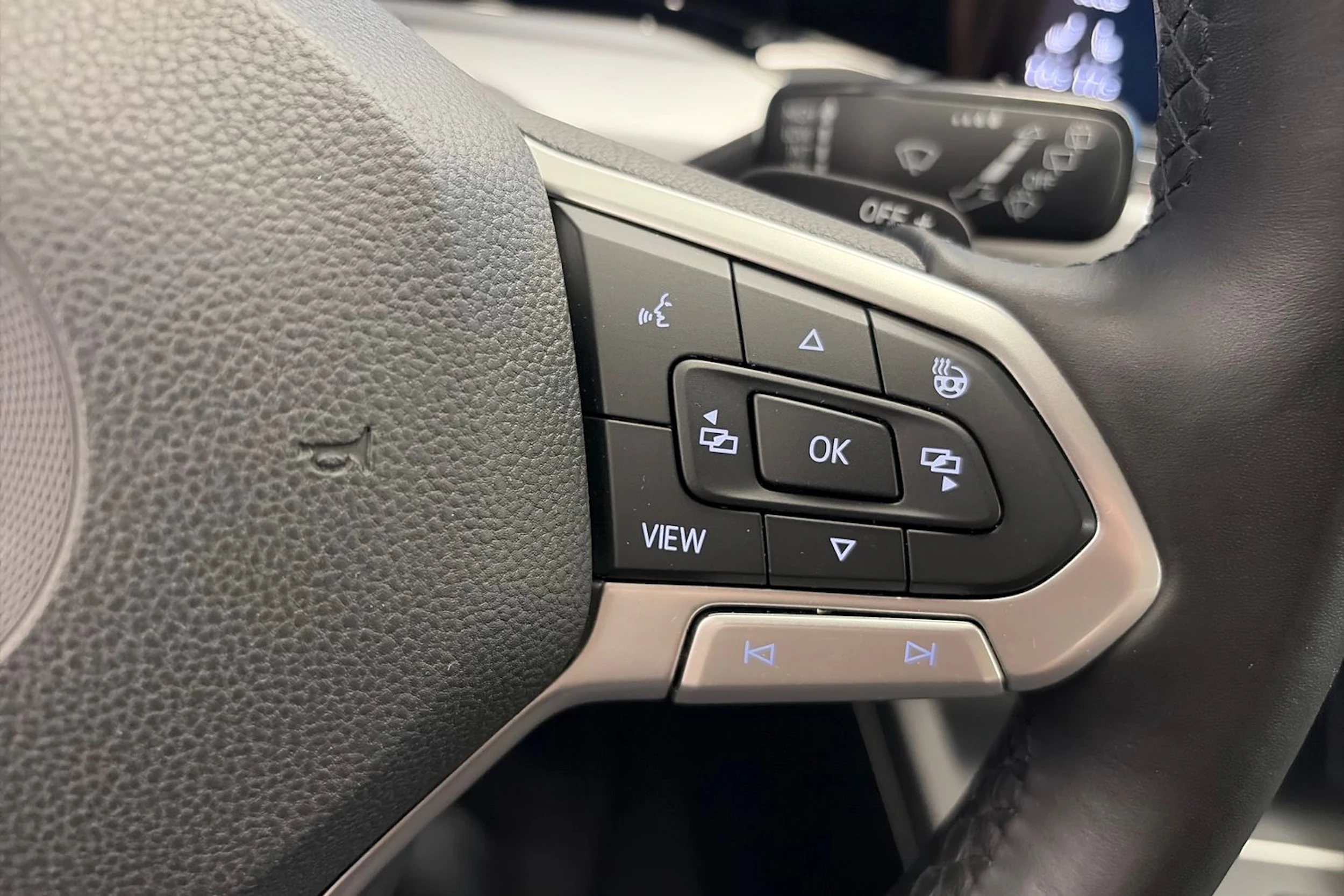 valkoinen Volkswagen Golf 2020 kuva 15.